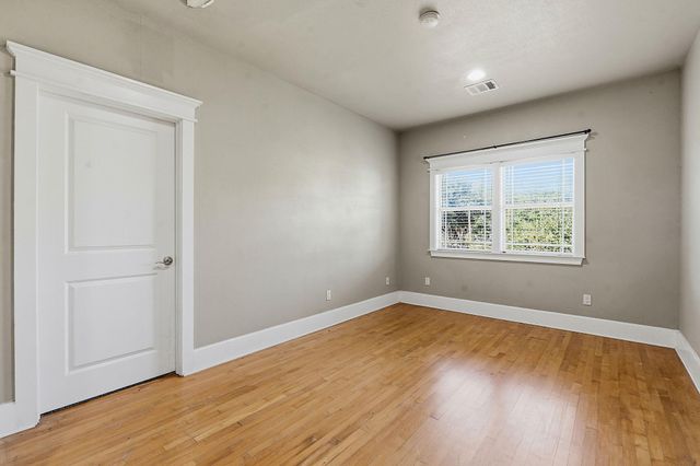 1305 Cometa ST, Austin, TX 78721