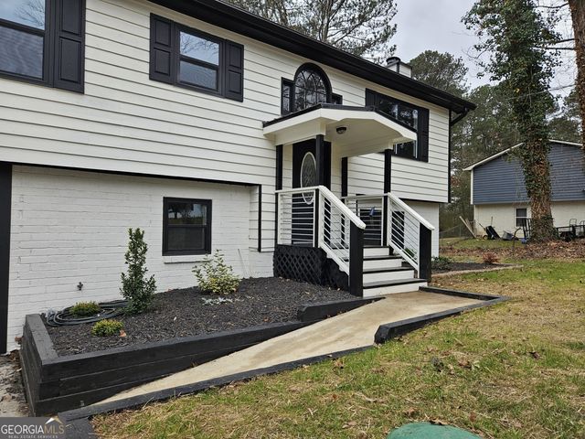 2826 Spanish Oak Drive, Lilburn, GA 30047