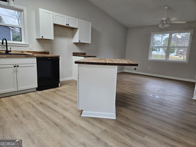 2826 Spanish Oak Drive, Lilburn, GA 30047