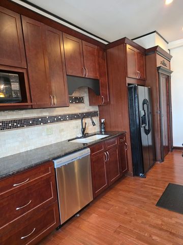 7320 Madison Street 6, Forest Park, IL 60130