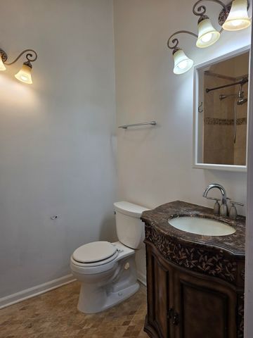7320 Madison Street 6, Forest Park, IL 60130