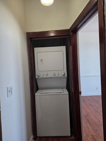 7320 Madison Street 6, Forest Park, IL 60130