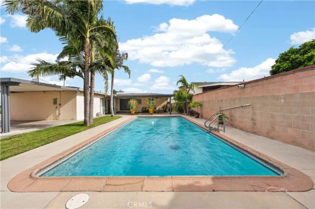 708 W H, Ontario, CA 91762