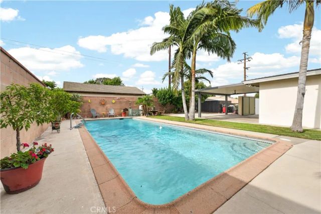 708 W H, Ontario, CA 91762