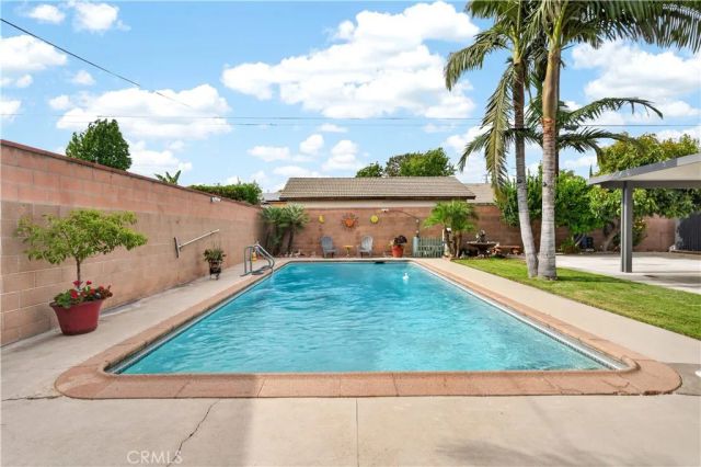 708 W H, Ontario, CA 91762