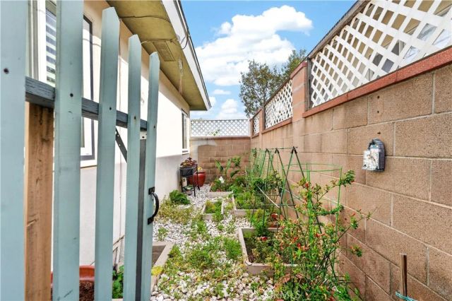 708 W H, Ontario, CA 91762