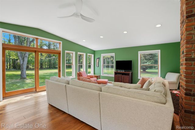 1765 Rowe Road, Highland Charter Township, MI 48380