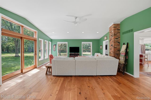 1765 Rowe Road, Highland Charter Township, MI 48380