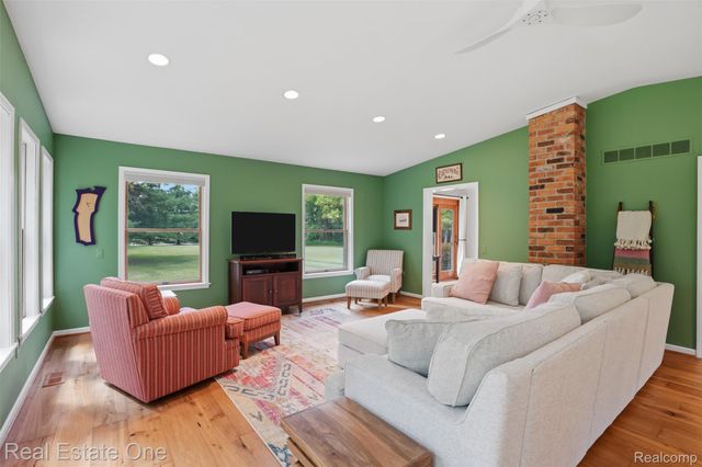 1765 Rowe Road, Highland Charter Township, MI 48380