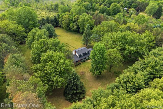 1765 Rowe Road, Highland Charter Township, MI 48380