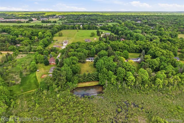 1765 Rowe Road, Highland Charter Township, MI 48380