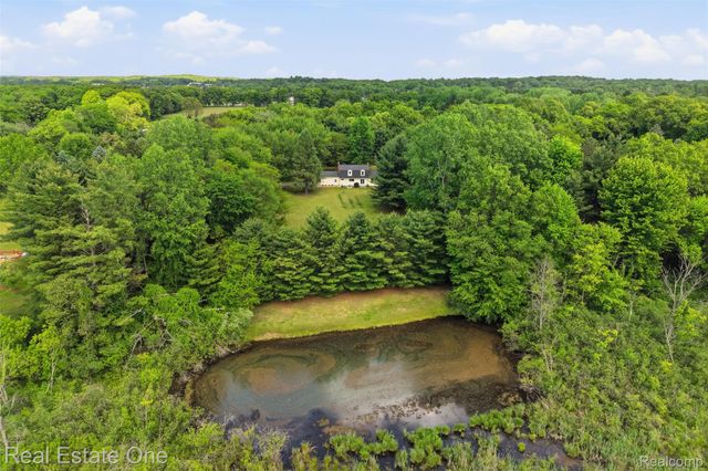 1765 Rowe Road, Highland Charter Township, MI 48380
