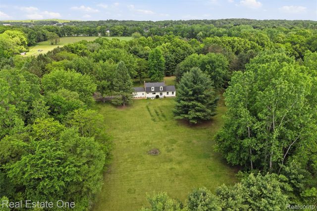 1765 Rowe Road, Highland Charter Township, MI 48380