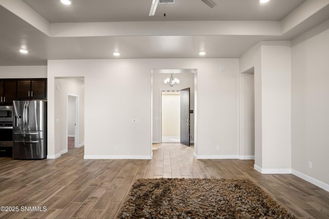 380 Leghorn Loop, Las Cruces, NM 88007