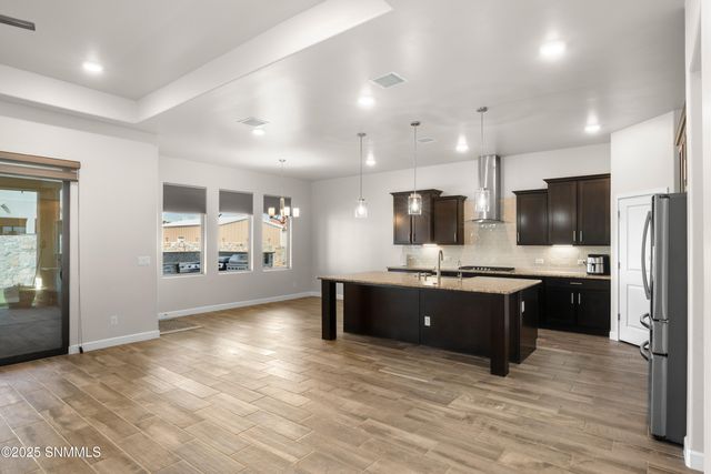 380 Leghorn Loop, Las Cruces, NM 88007