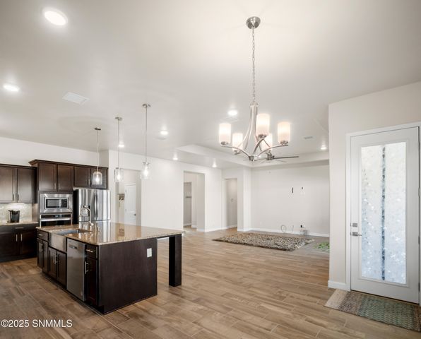 380 Leghorn Loop, Las Cruces, NM 88007