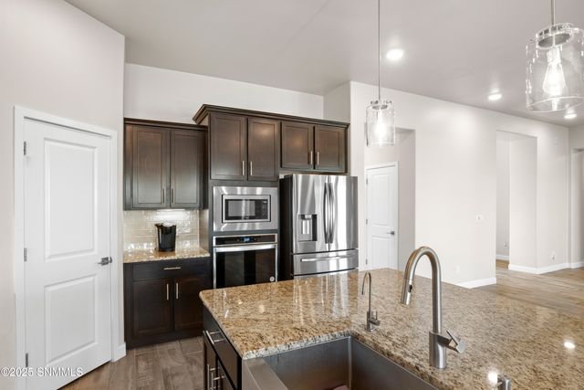 380 Leghorn Loop, Las Cruces, NM 88007