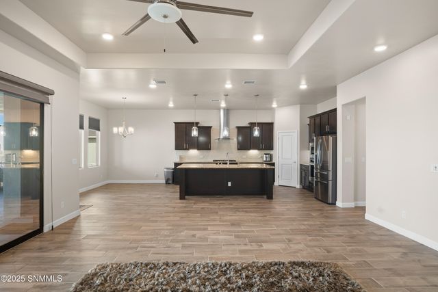 380 Leghorn Loop, Las Cruces, NM 88007