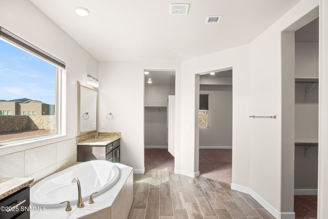 380 Leghorn Loop, Las Cruces, NM 88007