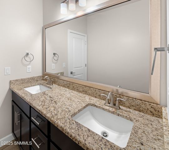 380 Leghorn Loop, Las Cruces, NM 88007