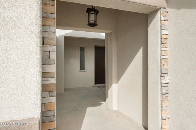 380 Leghorn Loop, Las Cruces, NM 88007