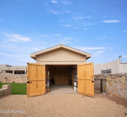 380 Leghorn Loop, Las Cruces, NM 88007