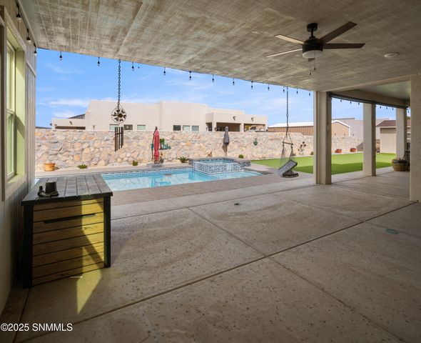 380 Leghorn Loop, Las Cruces, NM 88007