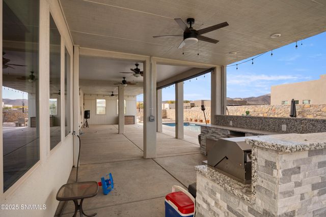 380 Leghorn Loop, Las Cruces, NM 88007