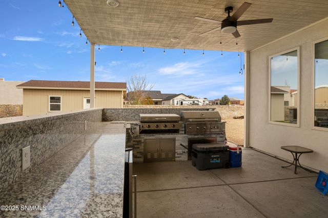 380 Leghorn Loop, Las Cruces, NM 88007