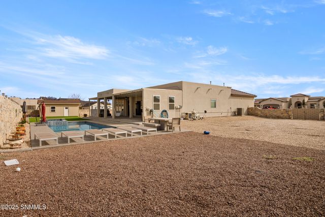 380 Leghorn Loop, Las Cruces, NM 88007