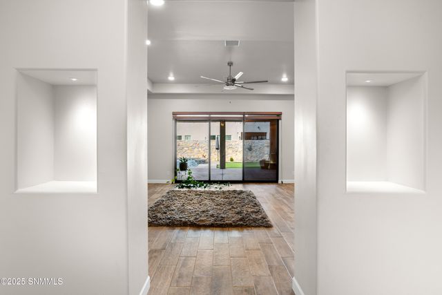 380 Leghorn Loop, Las Cruces, NM 88007