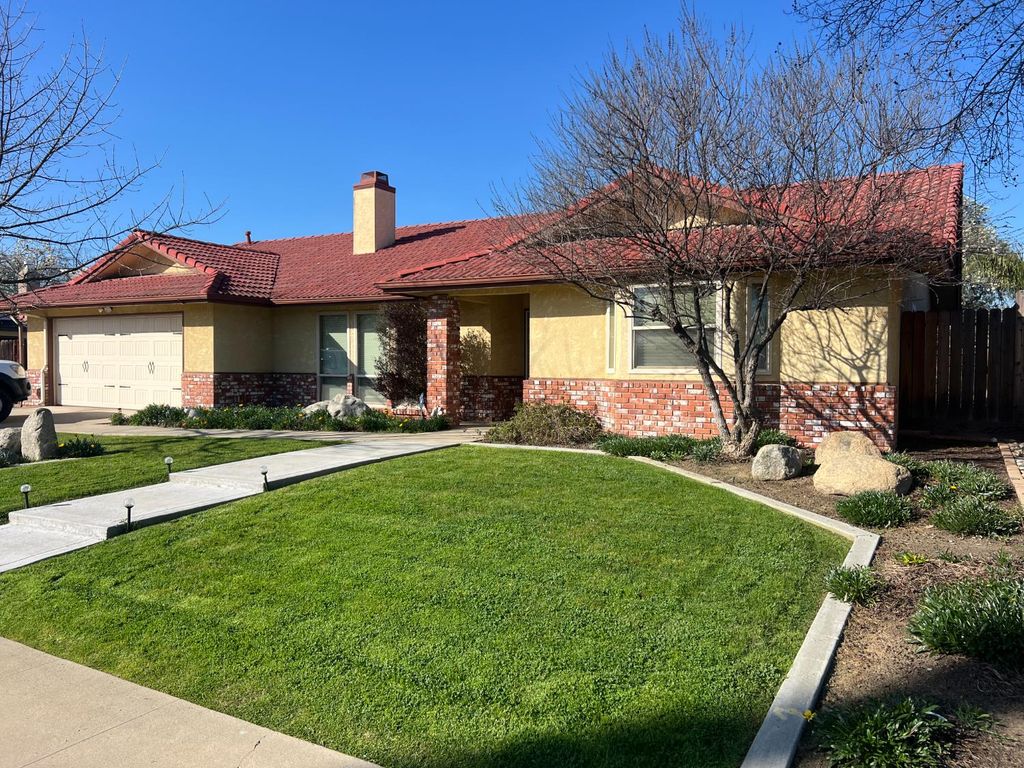 Image 1 of property listing at 228 Orange Court, Hanford, CA 93230