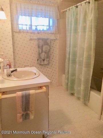 11 Bath Avenue, Ocean Grove, NJ 07756