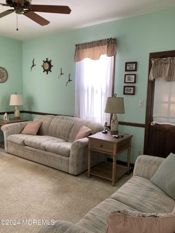 11 Bath Avenue, Ocean Grove, NJ 07756