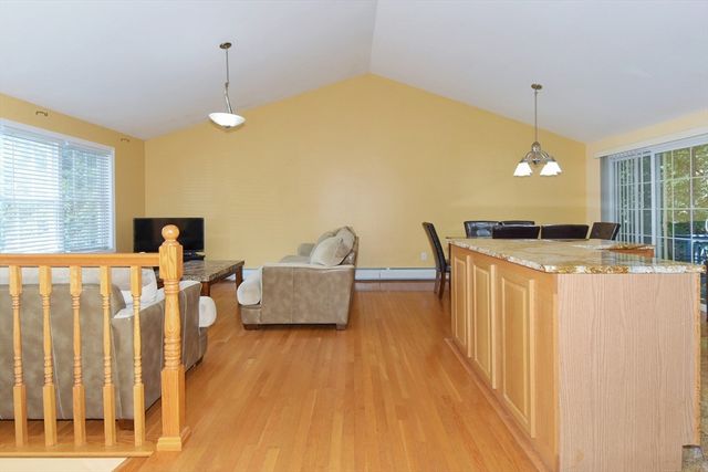 16 Sherwood Rd, Worcester, MA 01602