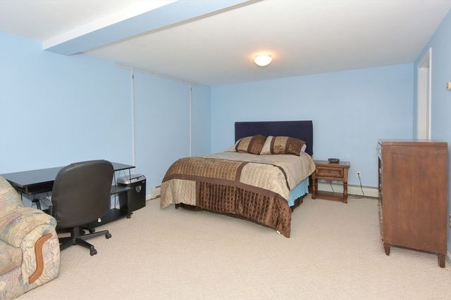 16 Sherwood Rd, Worcester, MA 01602