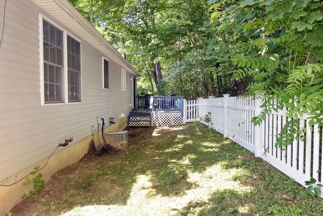 16 Sherwood Rd, Worcester, MA 01602