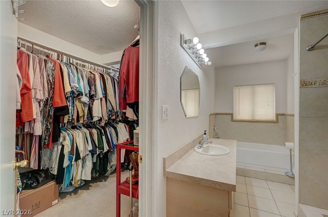 1906 Jasmine Circle, Las Vegas, NV 89123
