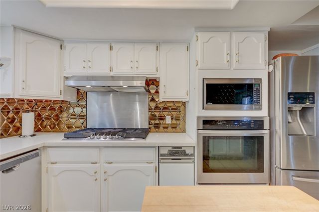 1906 Jasmine Circle, Las Vegas, NV 89123