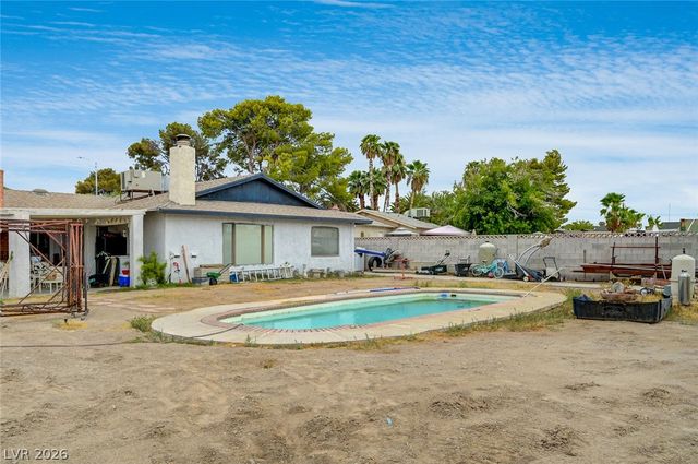 1906 Jasmine Circle, Las Vegas, NV 89123