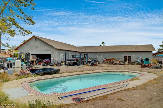 1906 Jasmine Circle, Las Vegas, NV 89123