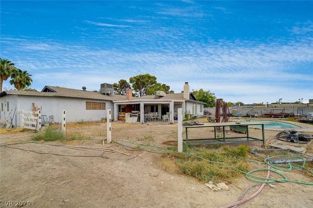 1906 Jasmine Circle, Las Vegas, NV 89123