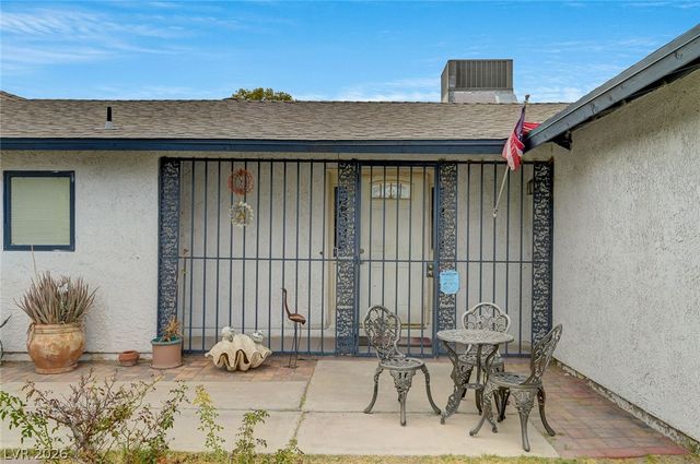 1906 Jasmine Circle, Las Vegas, NV 89123