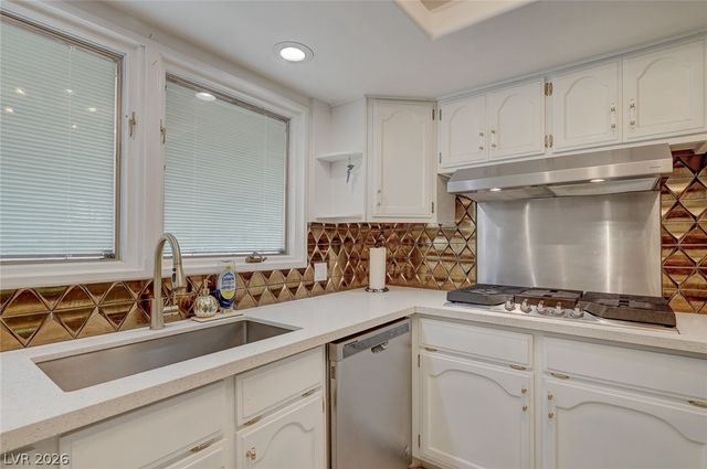 1906 Jasmine Circle, Las Vegas, NV 89123