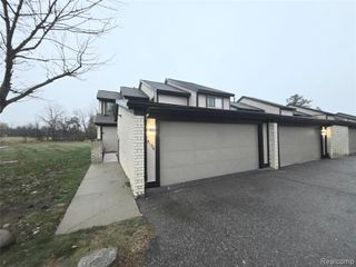 5156 Rock Run, West Bloomfield, MI 48322