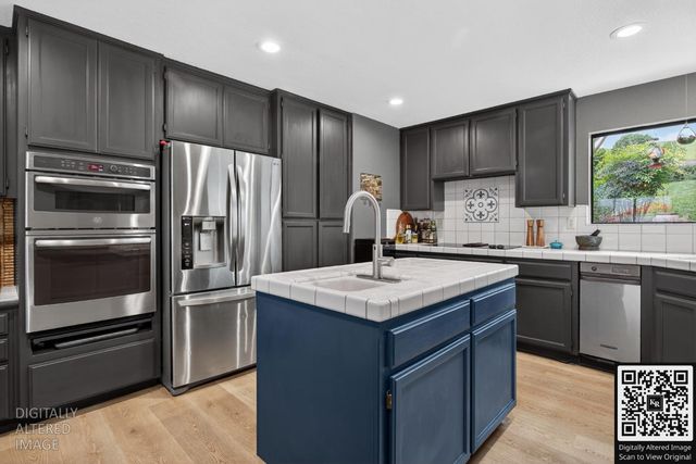 7071 W Saint Andrews Ln, Tracy, CA 95377