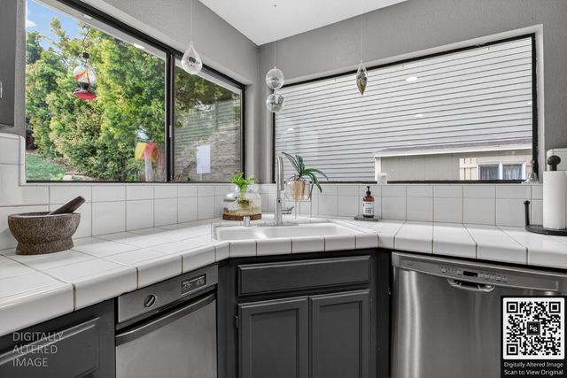 7071 W Saint Andrews Ln, Tracy, CA 95377