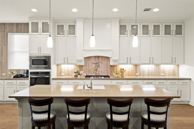 550 Goodnight TRL, Dripping Springs, TX 78620