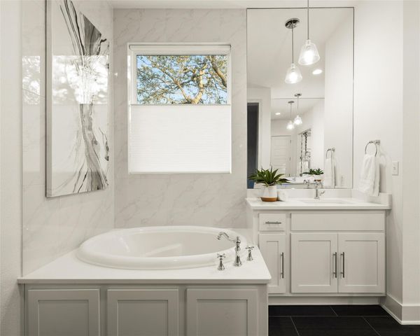 550 Goodnight TRL, Dripping Springs, TX 78620