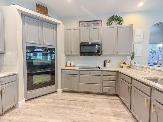 5852 CACHETTE DE RIVIERA COURT, New Port Richey, FL 34655